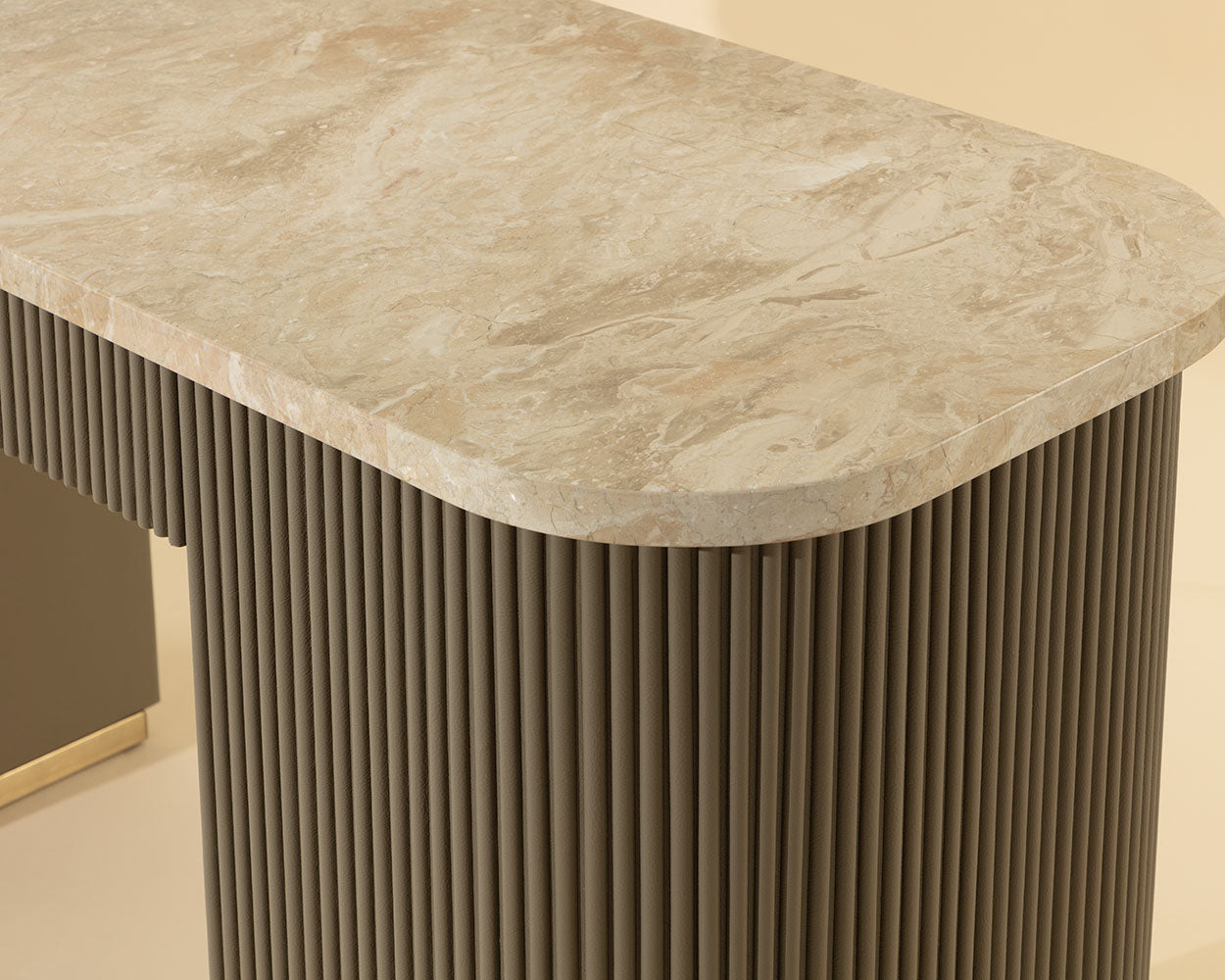 Cataldi Desk