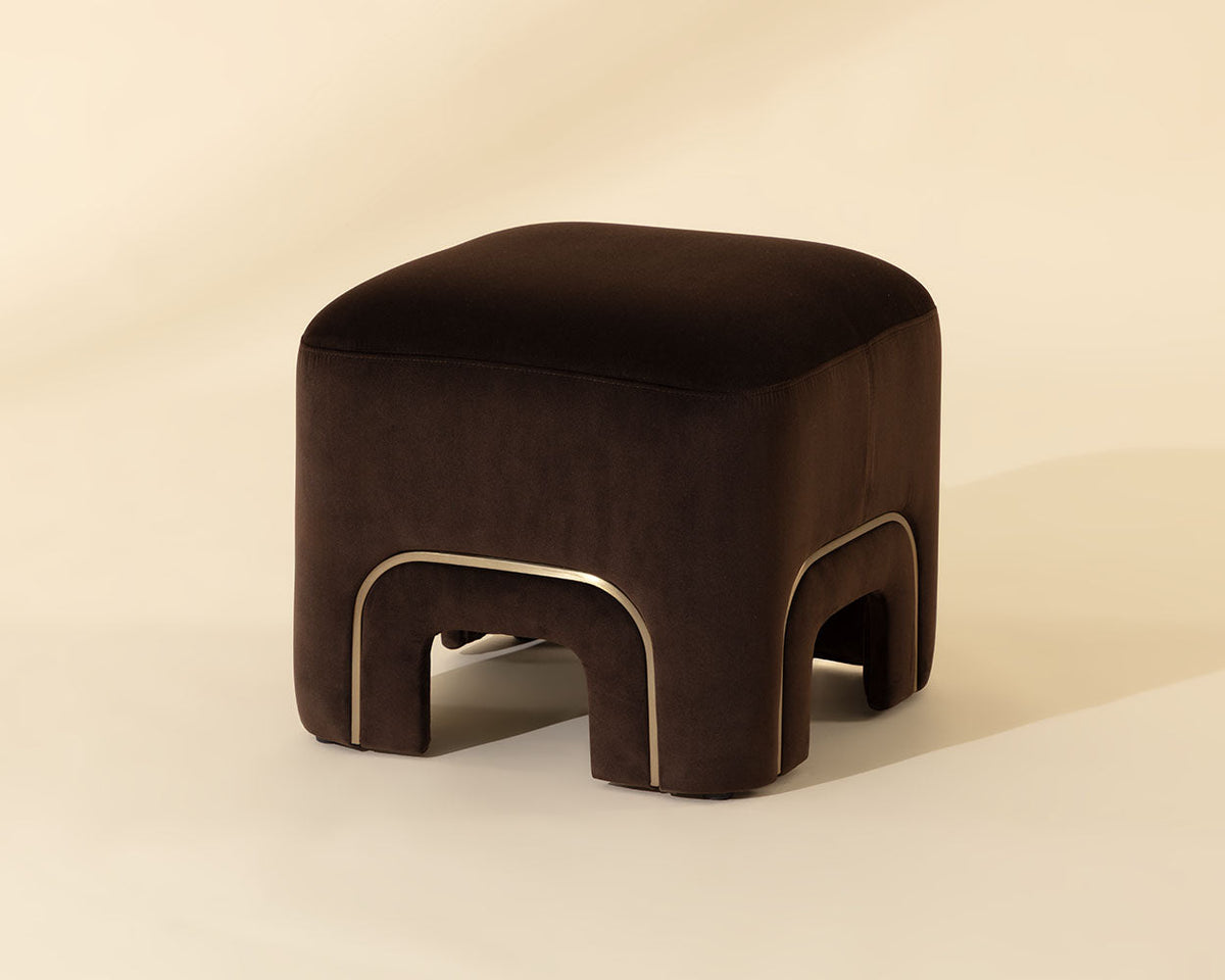 Barnum Stool
